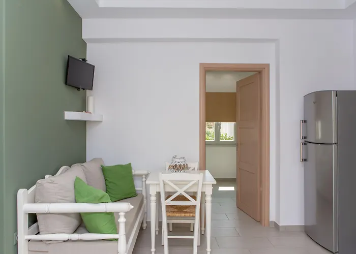 Sun And Moon 3* Pirgaki (Naxos)