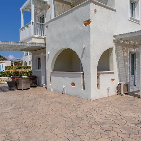 Sun And Moon Hotel Pirgaki (Naxos)