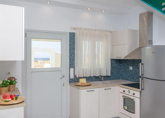 Sun And Moon Pirgaki (Naxos)